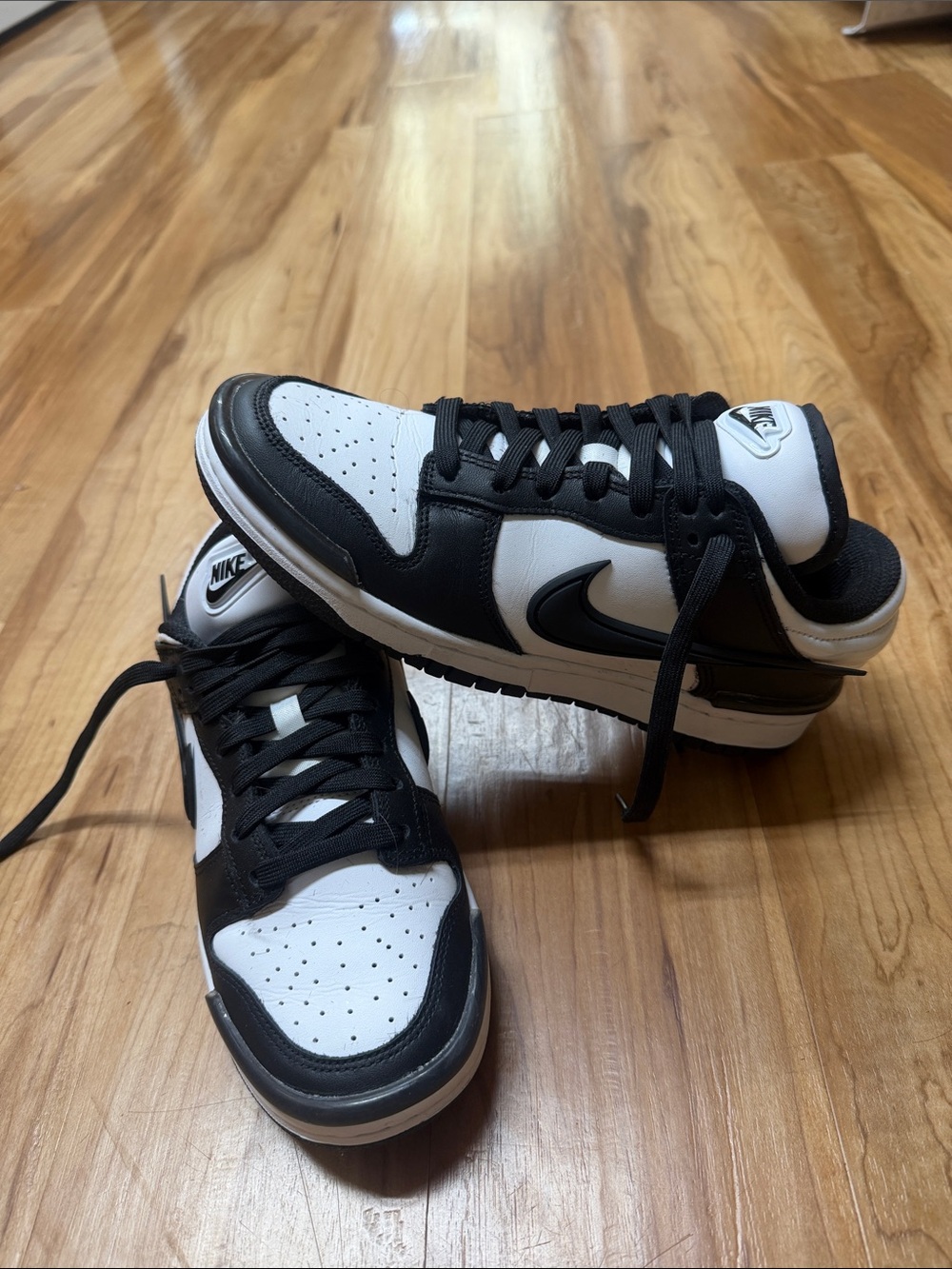 Like new NIKE pandas